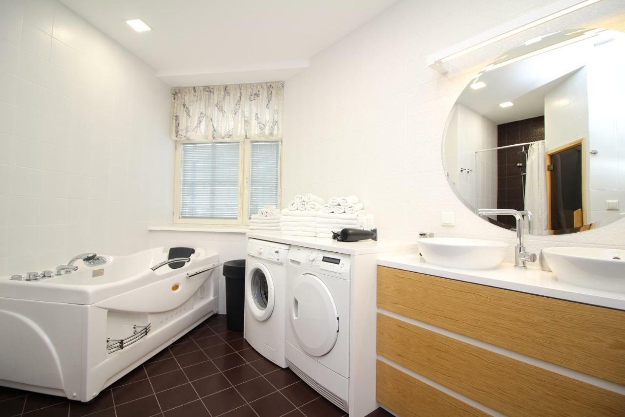 Tallinn City Apartments 4 Bedroom With Sauna And 2 Bathroom Buitenkant foto